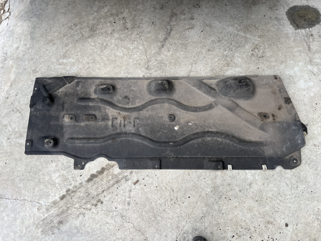 Scut lateral stanga BMW Seria 2 F45 2.0 Motorina 2017, -