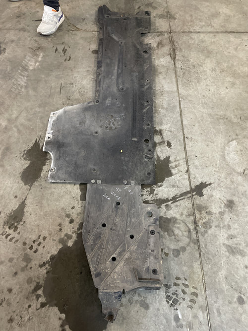 Scut lateral stanga BMW Seria 3 F31 2.0 Motorina 2012, -