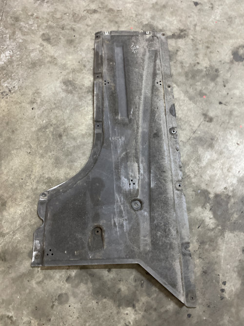 Scut lateral stanga BMW Seria 3 G20 2.0 Hybrid 2023, -