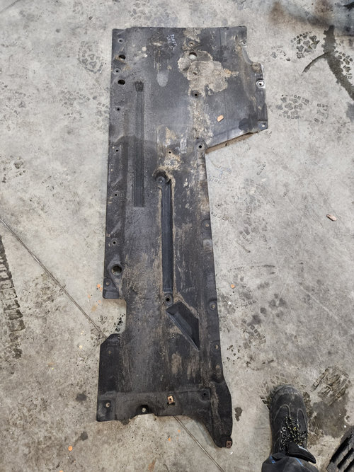 Scut lateral stanga BMW Seria 3 GT F34 2012