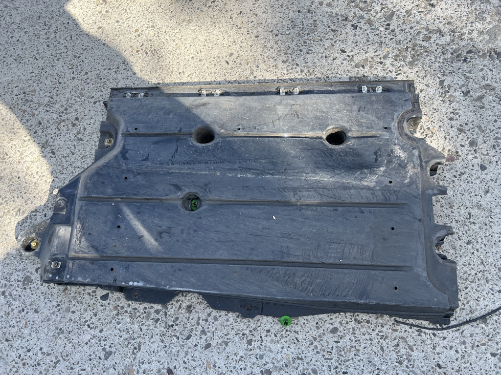 Scut lateral stanga Citroen C4 - Benzina 2022, 9842679880