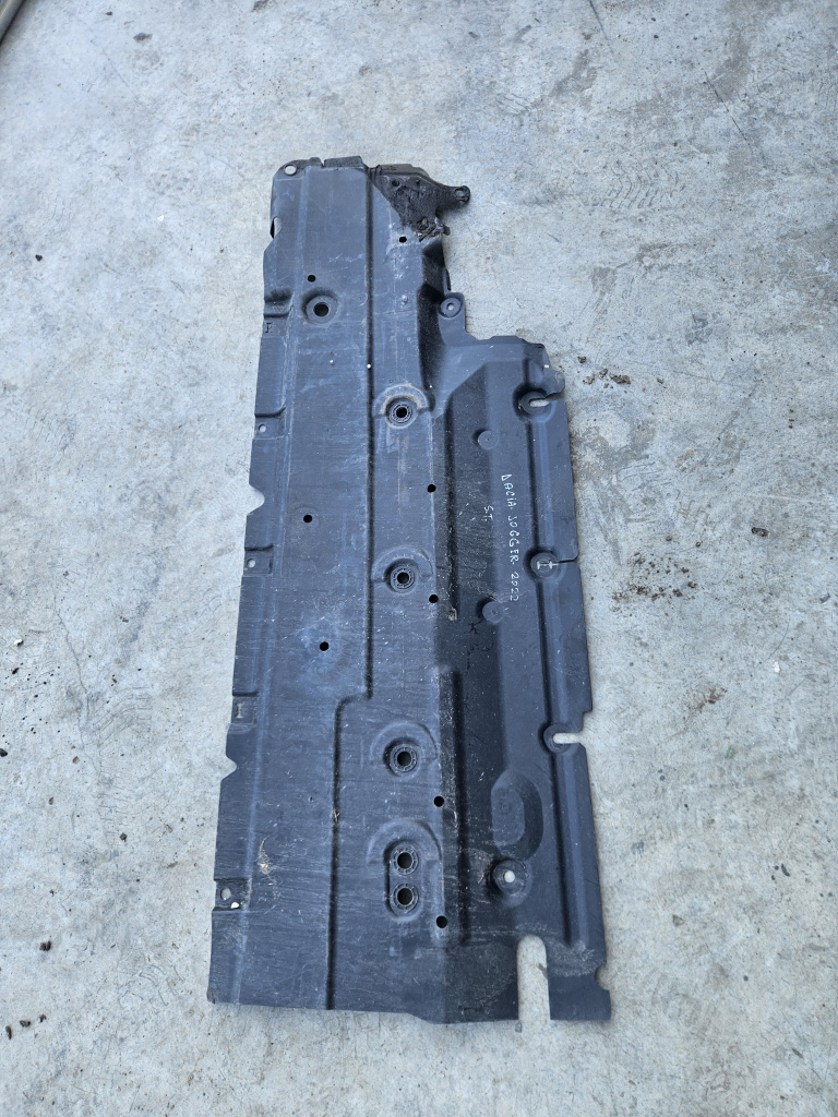 Scut lateral stanga Dacia Jogger 1.0 Benzina 2023, 784157227R