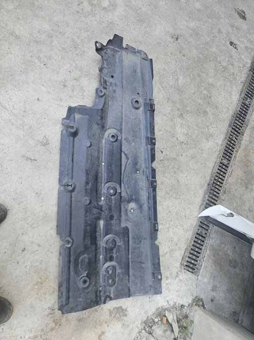 Scut lateral stanga Dacia Sandero 3 Stepway 2021