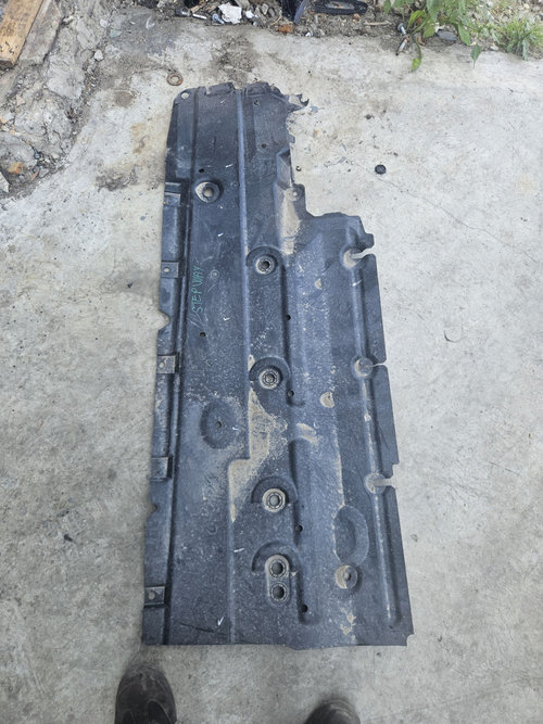 Scut lateral stanga Dacia Sandero 3 Stepway 2021