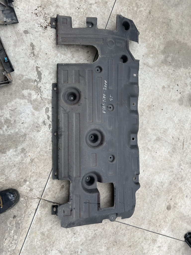 Scut lateral stanga Fiat Tipo - Benzina 2018, 52015933