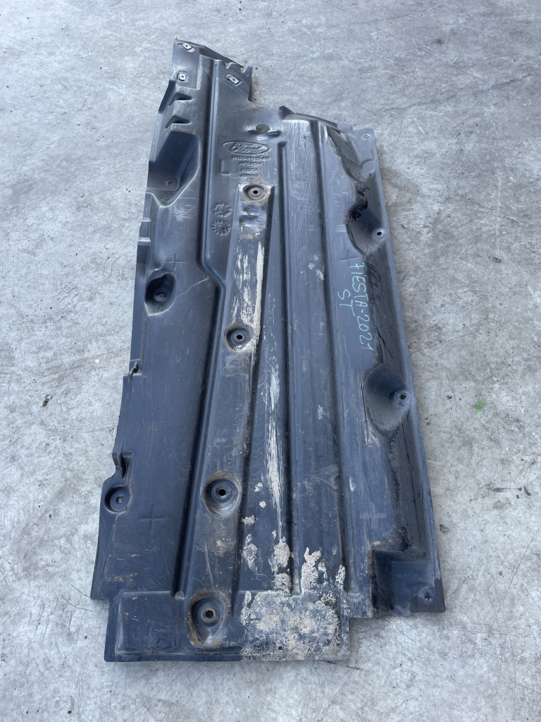 Scut lateral stanga Ford Fiesta Hatchback 1.0 Benzina 2021