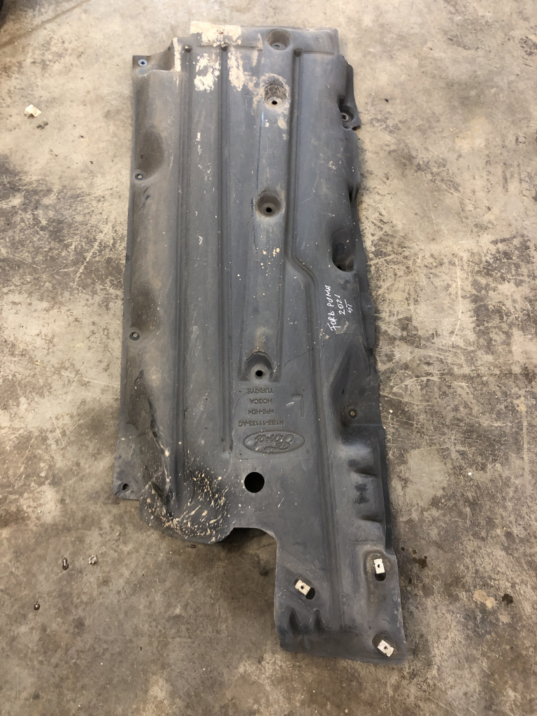 Scut lateral stanga Ford Puma 2021