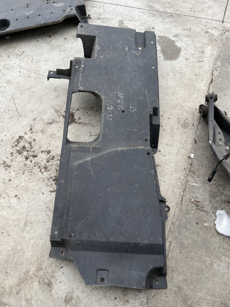 Scut lateral stanga Mazda CX-5 - Motorina 2015, KD45561ZX