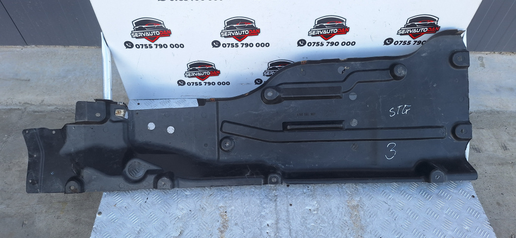 Scut lateral stanga Mercedes-Benz GLE (2