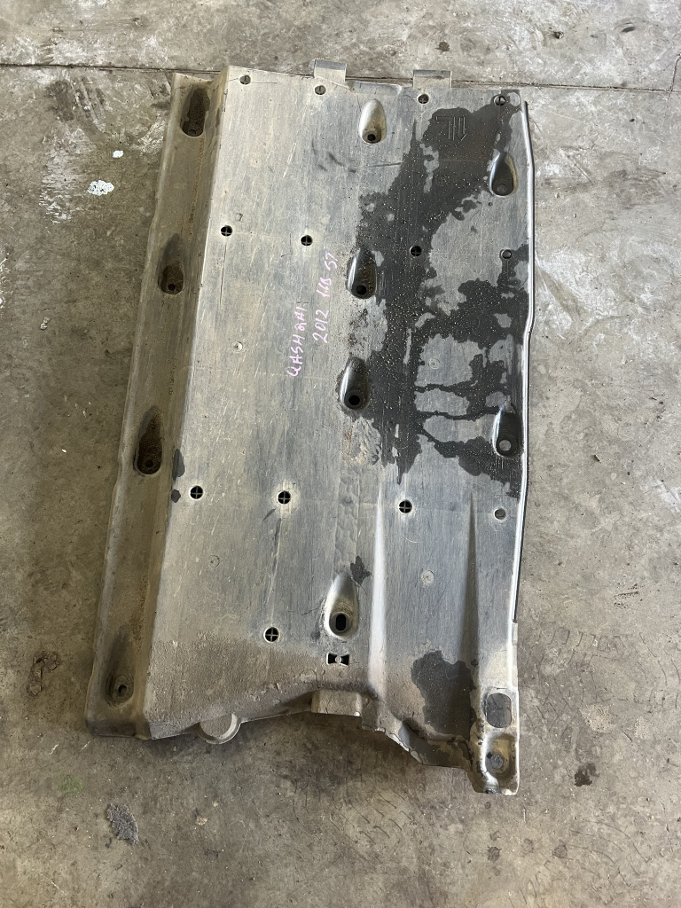 Scut lateral stanga Nissan Qashqai 2012