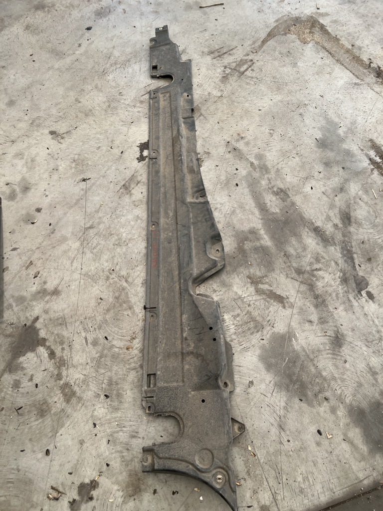 Scut lateral stanga Porsche Cayenne - Motorina 2012, -