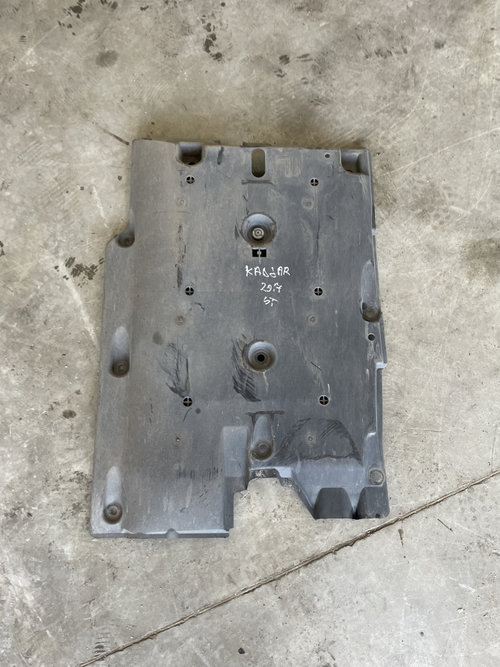 Scut lateral stanga Renault Kadjar 1.2 Benzina 2017, -