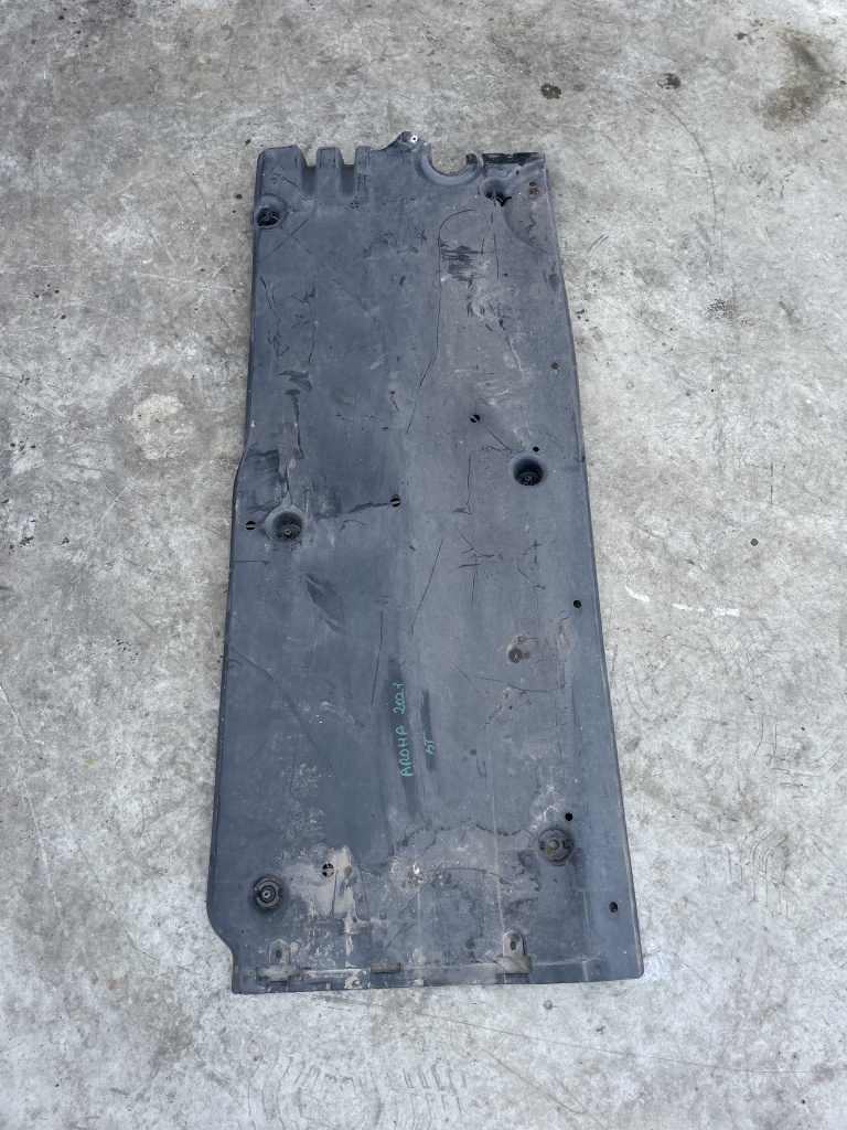 Scut lateral stanga Seat ARONA 2021