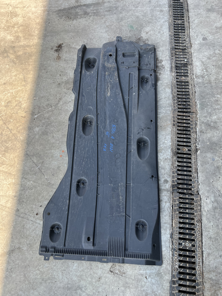 Scut lateral stanga Seat Ateca 2021