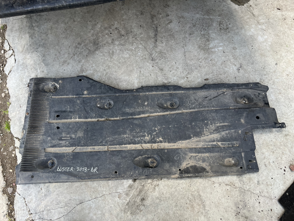 Scut lateral stanga Skoda Octavia 3 Berlina 2.0 Motorina 2015, 5Q0825201S