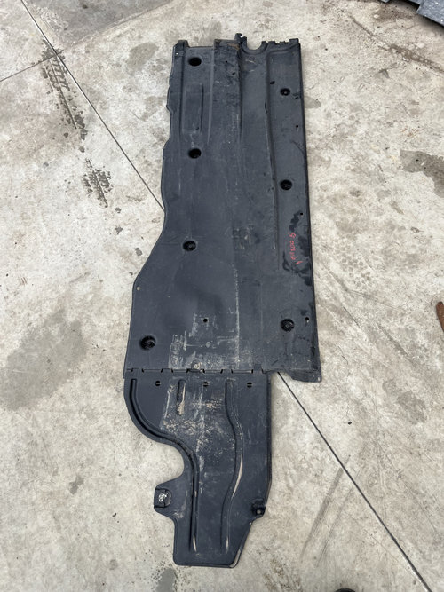 Scut lateral stanga Skoda Octavia 4 Berlina - Benzina 2022, 5WA825201E