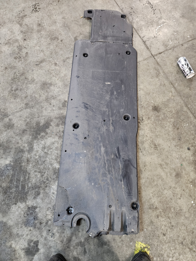 Scut lateral stanga Skoda Scala 2021