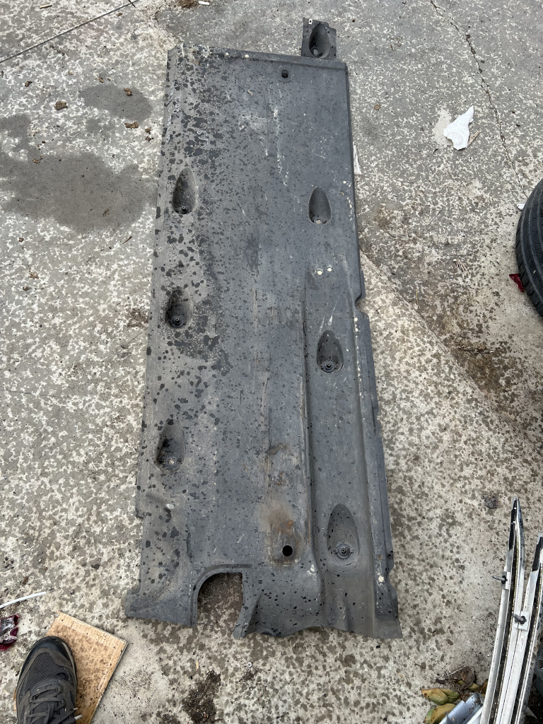 Scut lateral stanga Skoda Superb 2 - Motorina 2012, 3T0825201C