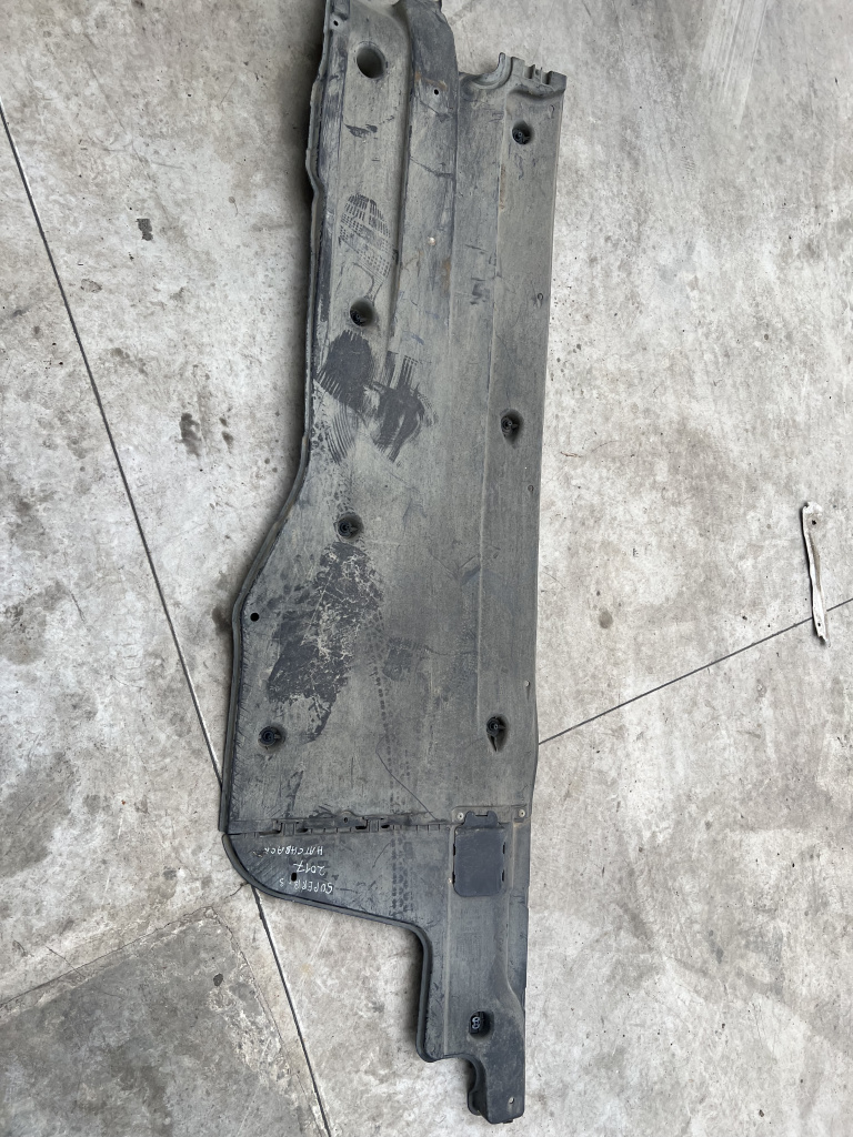 Scut lateral stanga Skoda Superb 3 - Motorina 2018, 3Q0825201G