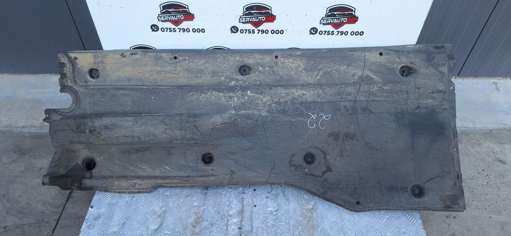 Scut lateral stanga Skoda Superb III (2015-2019) 1.6 Motorina 2017, 3Q0825201G