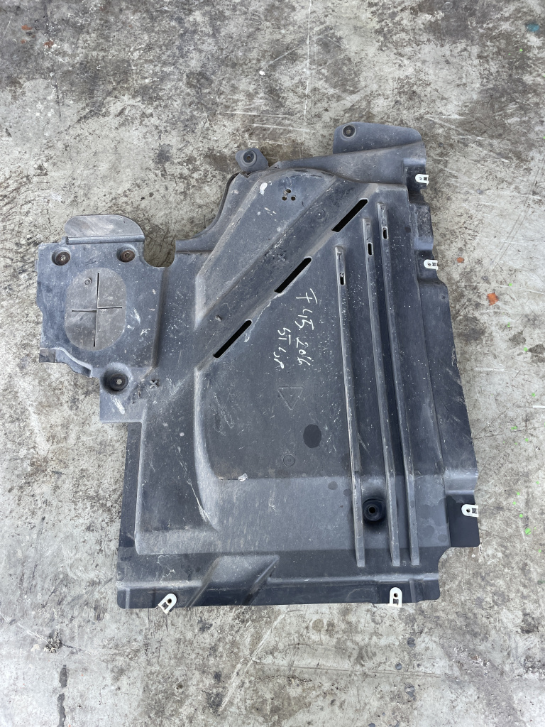 Scut lateral stanga spate BMW Seria 2 F45 2.0 Motorina 2016