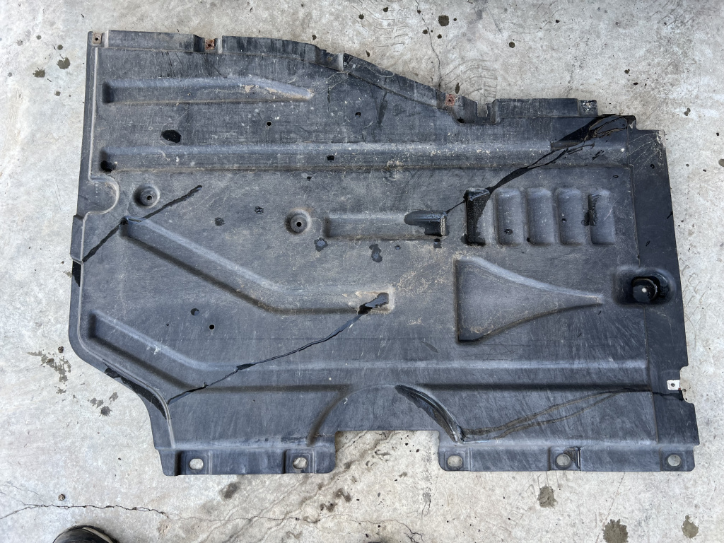 Scut lateral stanga spate BMW X3 F25 2.0 Motorina 2015, 7213673