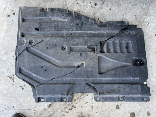 Scut lateral stanga spate BMW X3 F25 2.0 Motorina 2015, 7213673