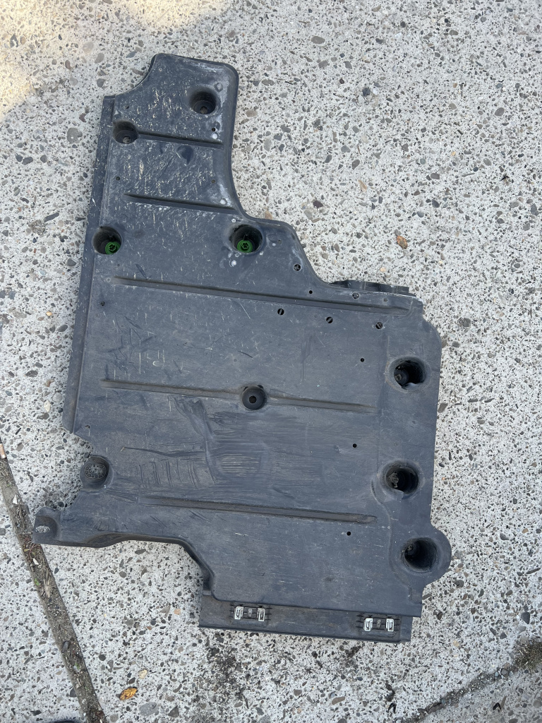 Scut lateral stanga spate Citroen C4 - Benzina 2022, 9842680180