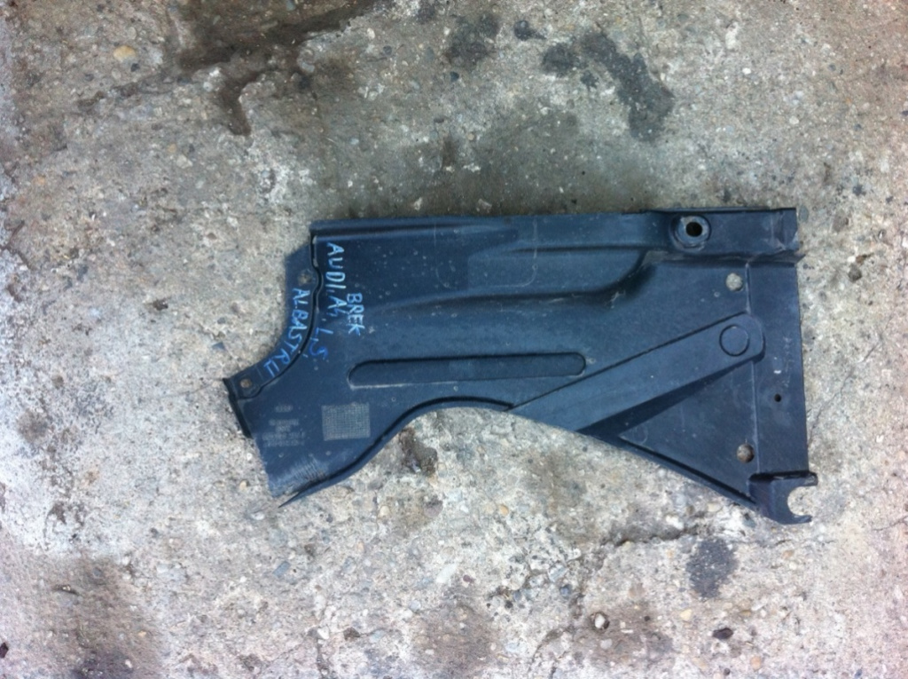 Scut lateral stanga spre spate Audi A4 B6 [2000 - 2005] Avant wagon 5-usi 2.0 FSI MT (150 hp) 2.0 FSI AWA