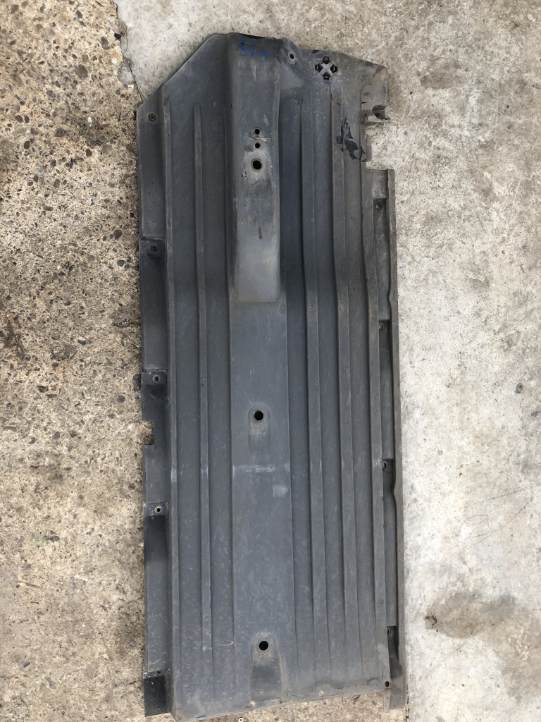 Scut lateral stanga Suzuki SX4 2015