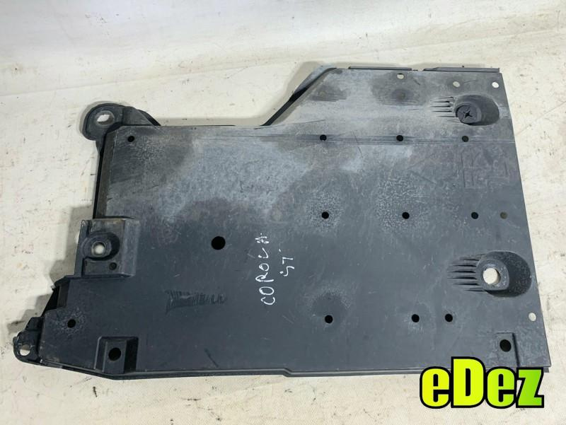 Scut lateral stanga Toyota Corolla (2012-2018) 58166-02031