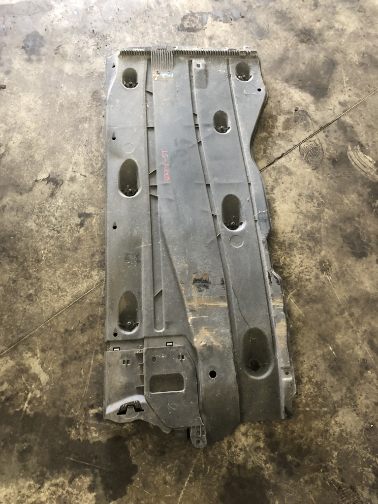 Scut lateral stanga Volkswagen Golf 7 2016