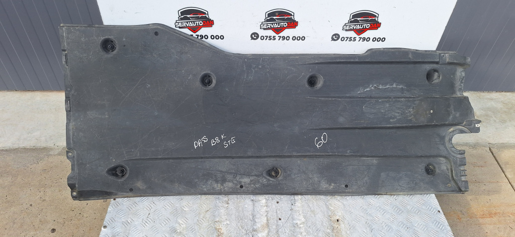 Scut lateral stanga Volkswagen Passat B8 (2014-2019) 2.0 Motorina 2018, 3Q0825201H / 3Q0825201L / COMBI