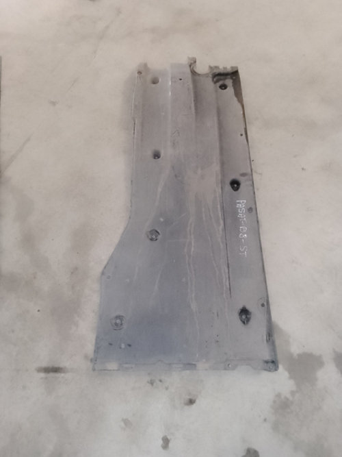 Scut lateral stanga Volkswagen Passat B8 Break 2.0 Motorina 2016