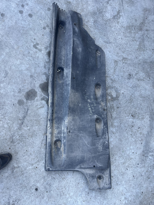 Scut lateral stanga Volkswagen Sharan 2.0 Motorina 2012, 7N0825201A