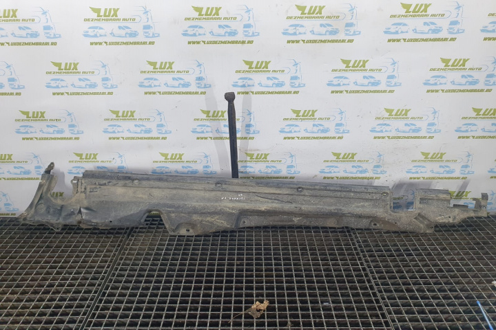 Scut lateral stanga Volkswagen VW Touareg generatia 2 7P [2010 - 2014]