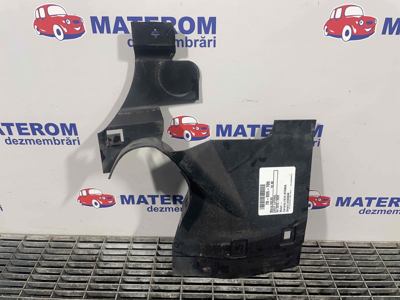 SCUT LATERAL VOLVO XC 90 - - (2015 2022)
