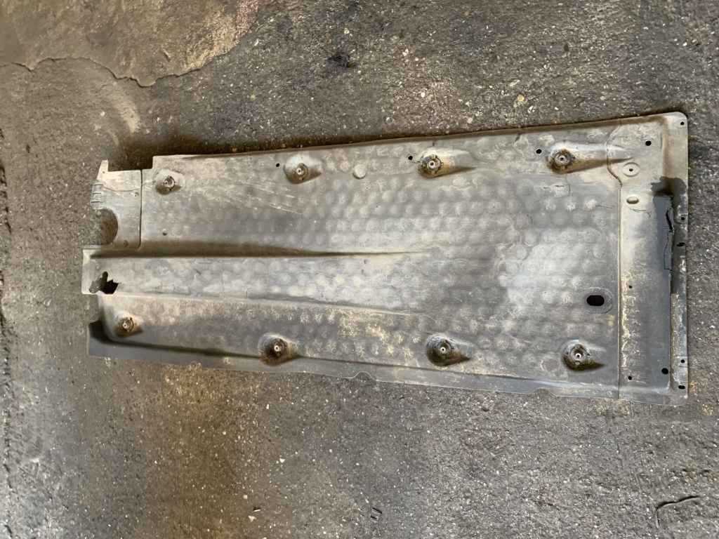 Scut longitudinal stanga Volkswagen VW Jetta 5 [2005 - 2011] Sedan 4-usi 2.0 TDI MT (140 hp) (1K2)