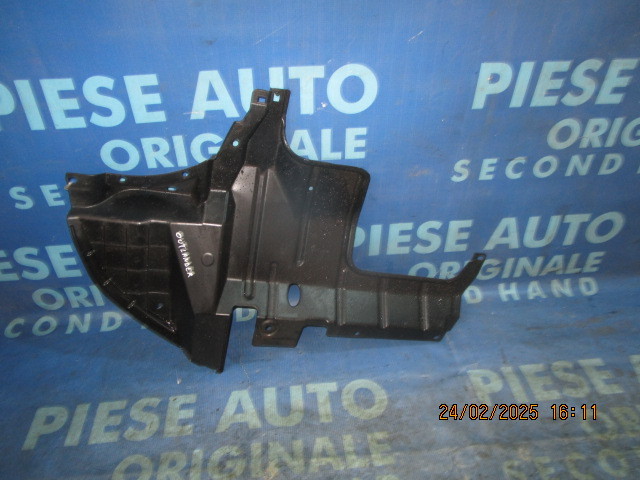 Scut Mitsubishi Outlander 2004 (bara fata)