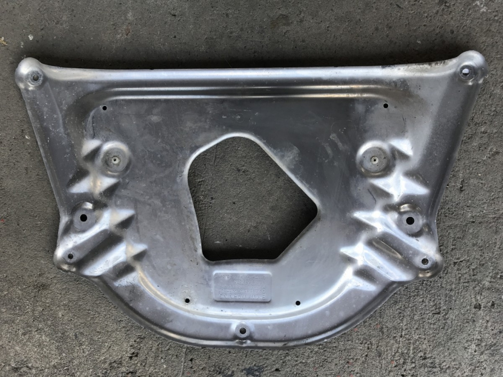 Scut motor BMW E60 520 d sedan 2009 (cod intern: 60641)