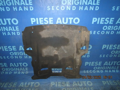 Scut motor BMW E90 320d 2.0d N47D20A 2007 (fisurat)