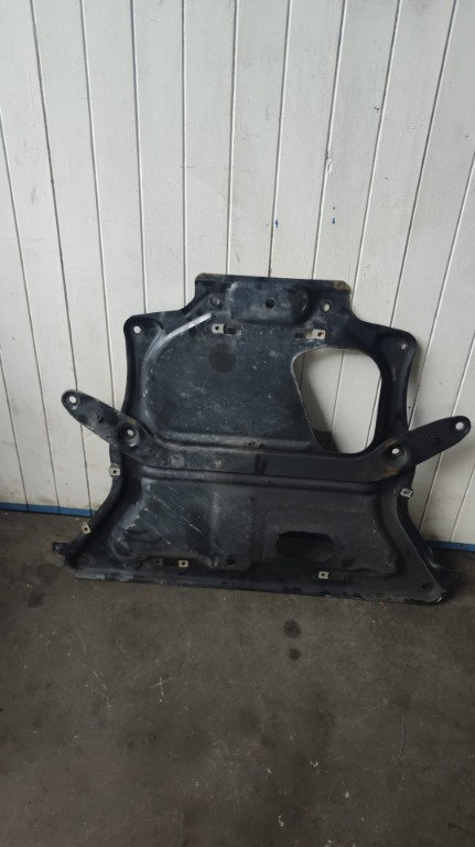 Scut motor metalic BMW 320 d GT xDrive , cod motor N47-D20C , an 2014 cod 6860952-02 / 6860952