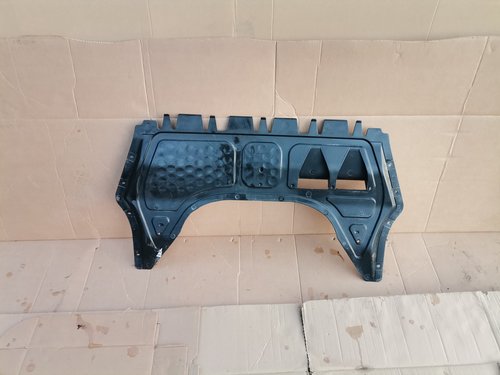 Scut motor pentru VW Golf 5 Plus cod 1K0825235AB