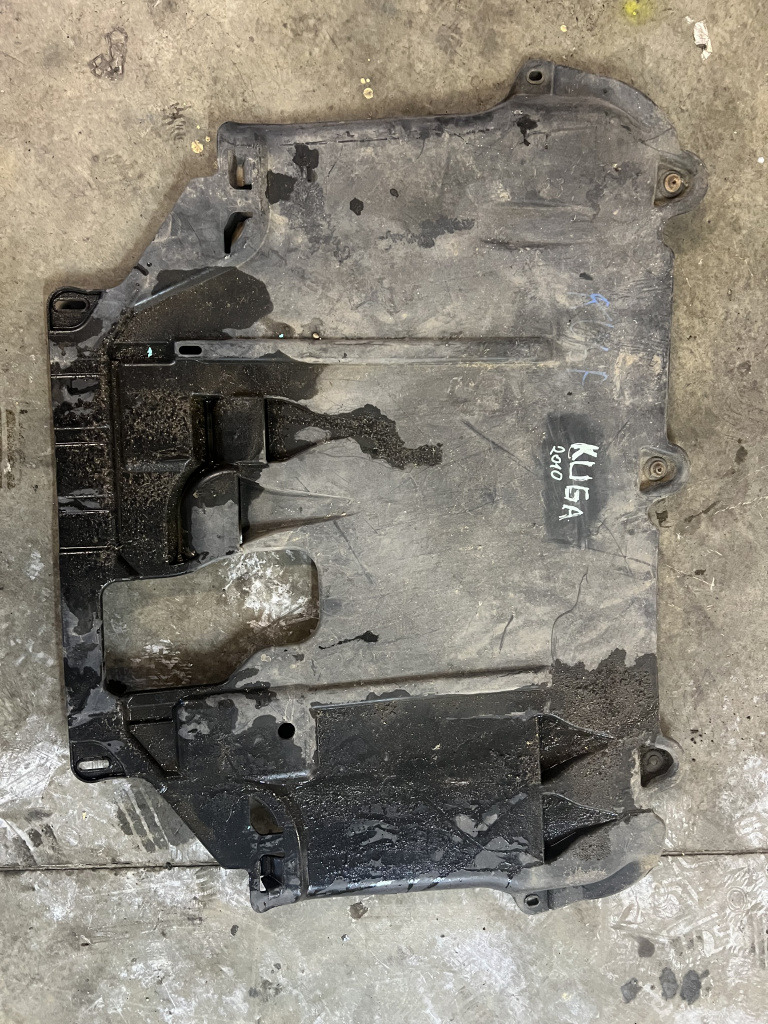 Scut motor plastic Ford Kuga 2010