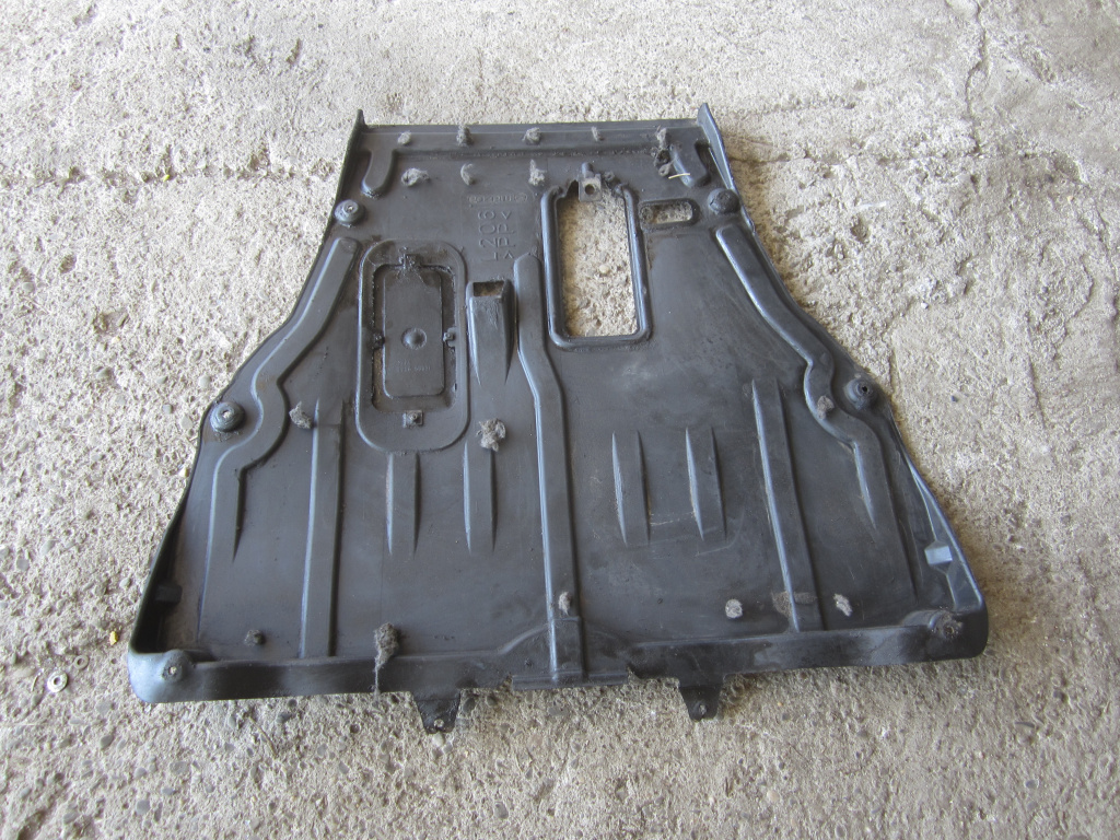SCUT MOTOR PLASTIC MAZDA CX-7 4x4 FAB. 2006 - 2016 ⭐⭐⭐⭐⭐
