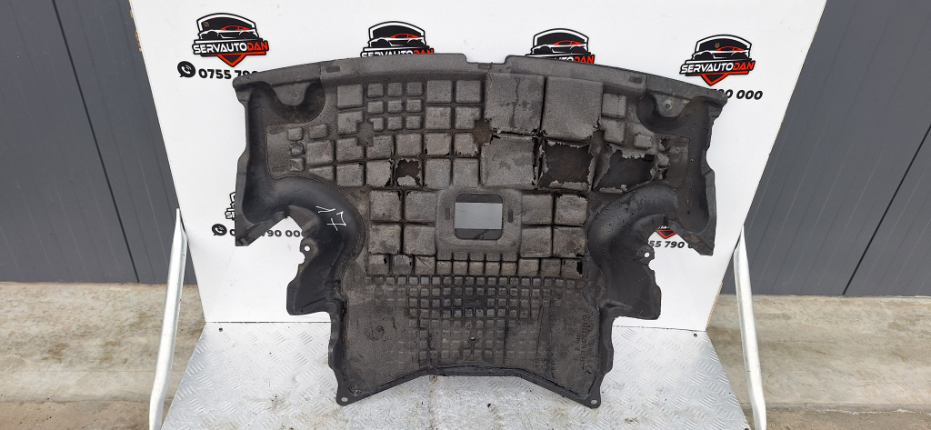 Scut motor plastic Mercedes-Benz C-Class