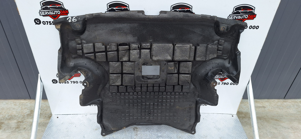Scut motor plastic Mercedes-Benz C-Class (2001-2007) [W203] 2.2 Motorina 2005, A2035201723
