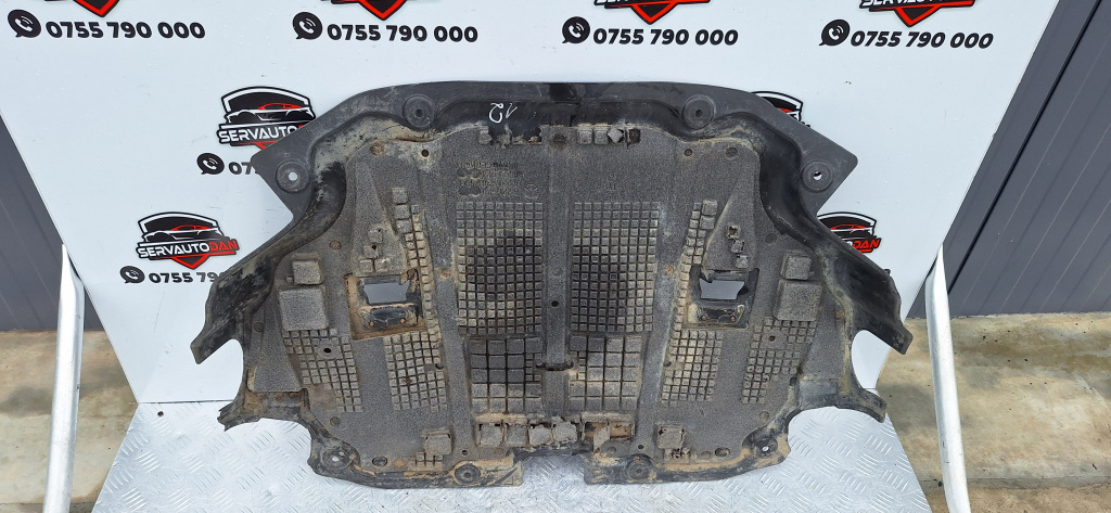 Scut motor plastic Mercedes-Benz S Class W221 facelift (2009-2014) 3.0 Motorina 2010, A2215202523