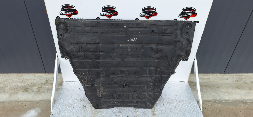 Scut motor plastic Mercedes-Benz Viano (