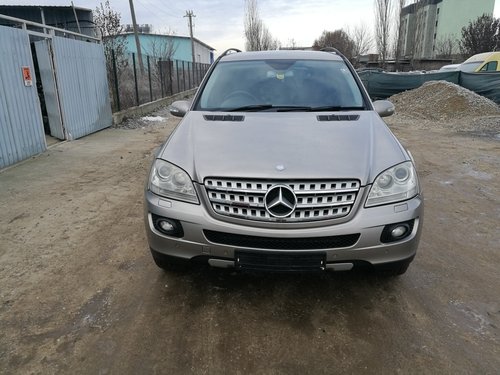 Scut motor plastic Mercedes M-CLASS W164 2007 JEEP ML320 CDI
